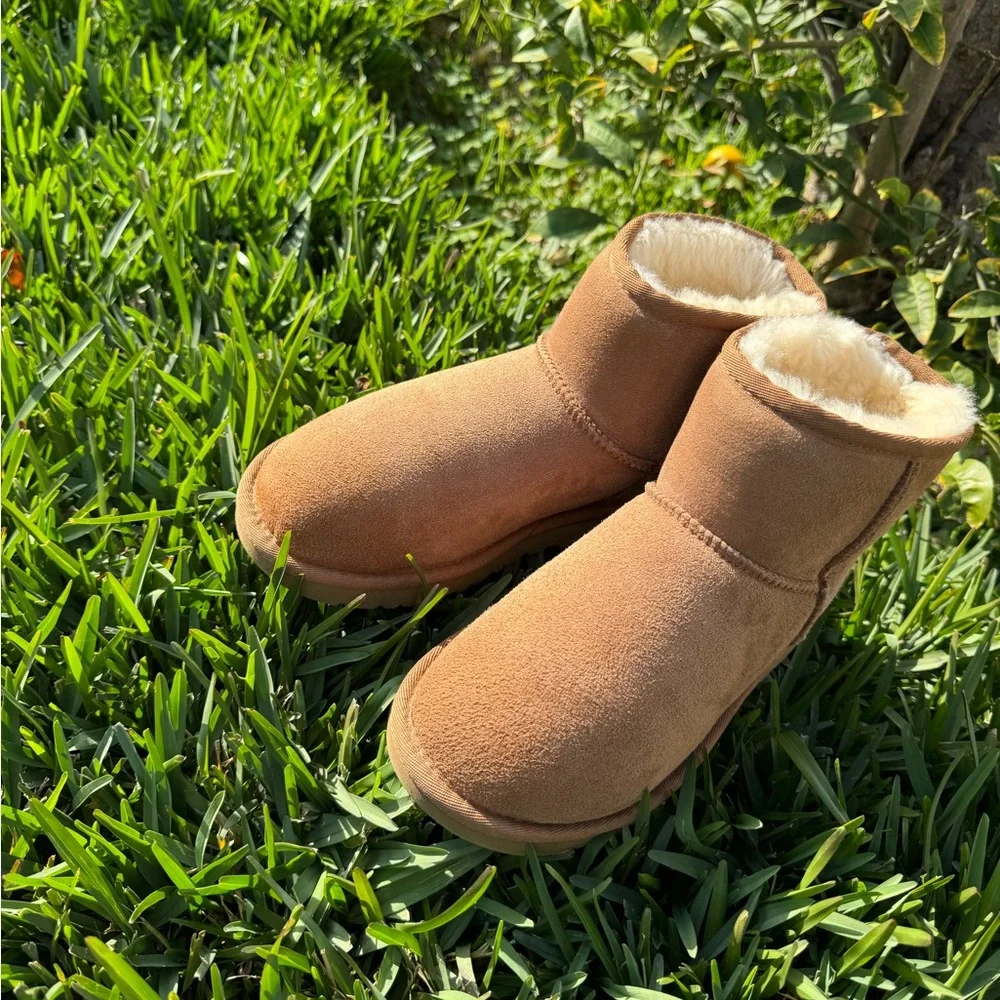 UGG mini Classic II chestnut winter boots size 5 women